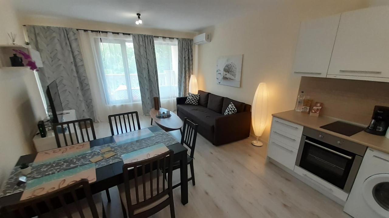 Relax Apartment In Varna South Bay Residence Esterno foto